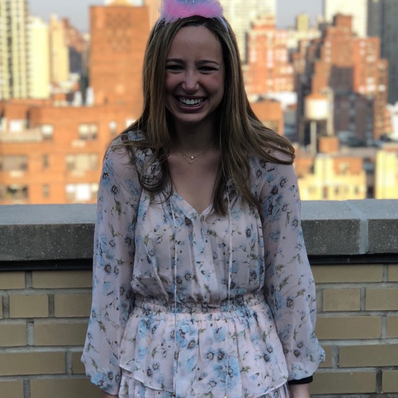 Meet your Posher, Katie - Picture 1 of 2